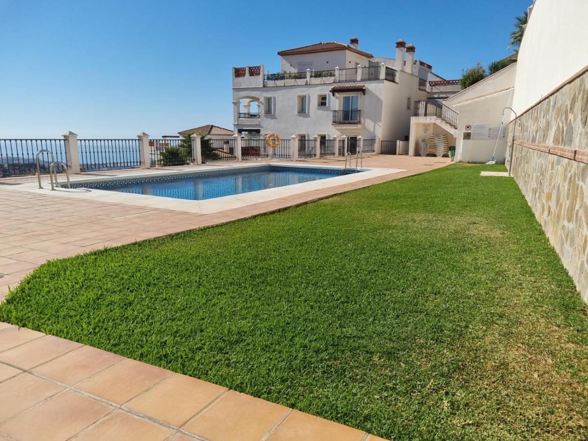 Elegant Apartment With Fantastic Views At The Top Of Calahonda Sitio de Calahonda Bagian luar foto