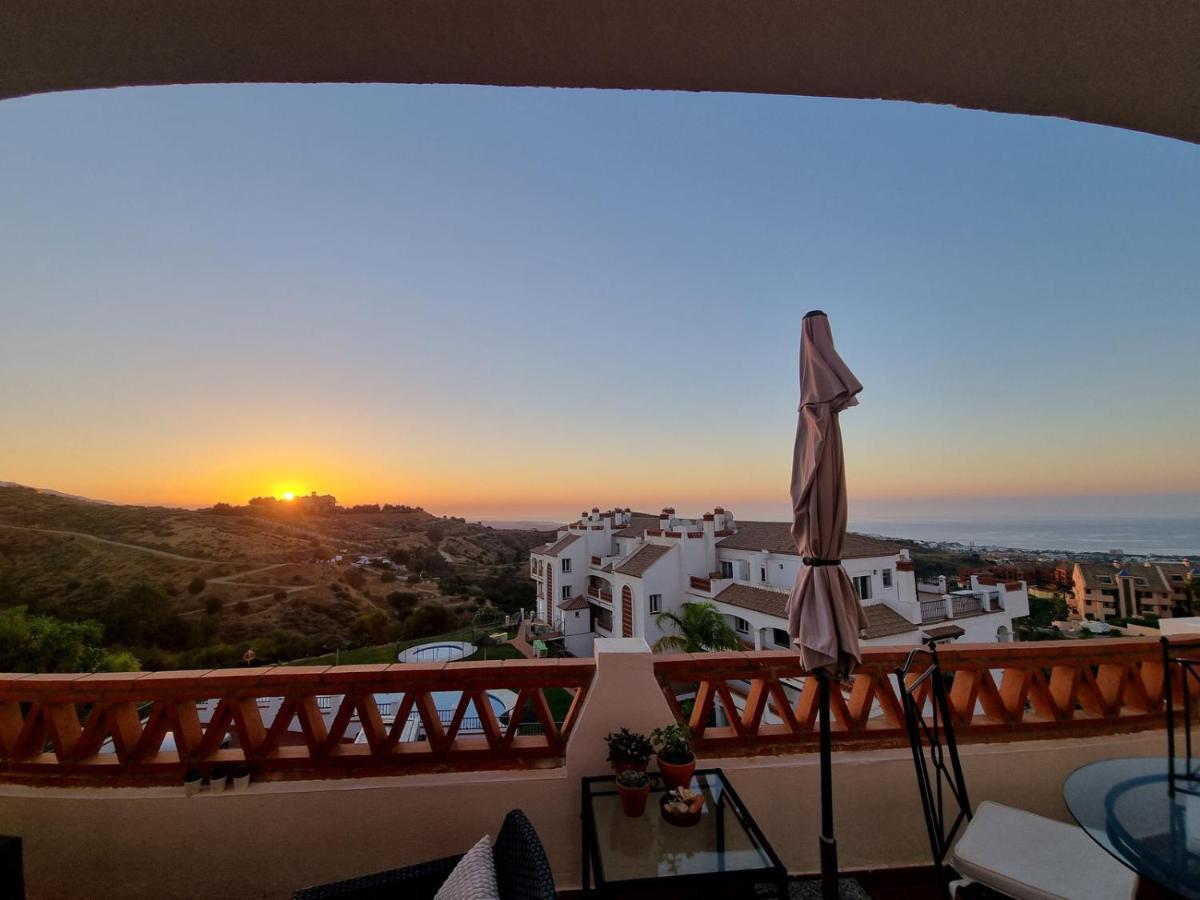 Elegant Apartment With Fantastic Views At The Top Of Calahonda Sitio de Calahonda Bagian luar foto