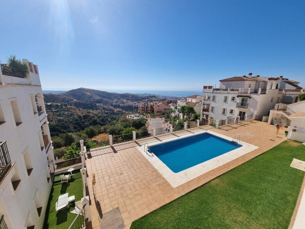 Elegant Apartment With Fantastic Views At The Top Of Calahonda Sitio de Calahonda Bagian luar foto