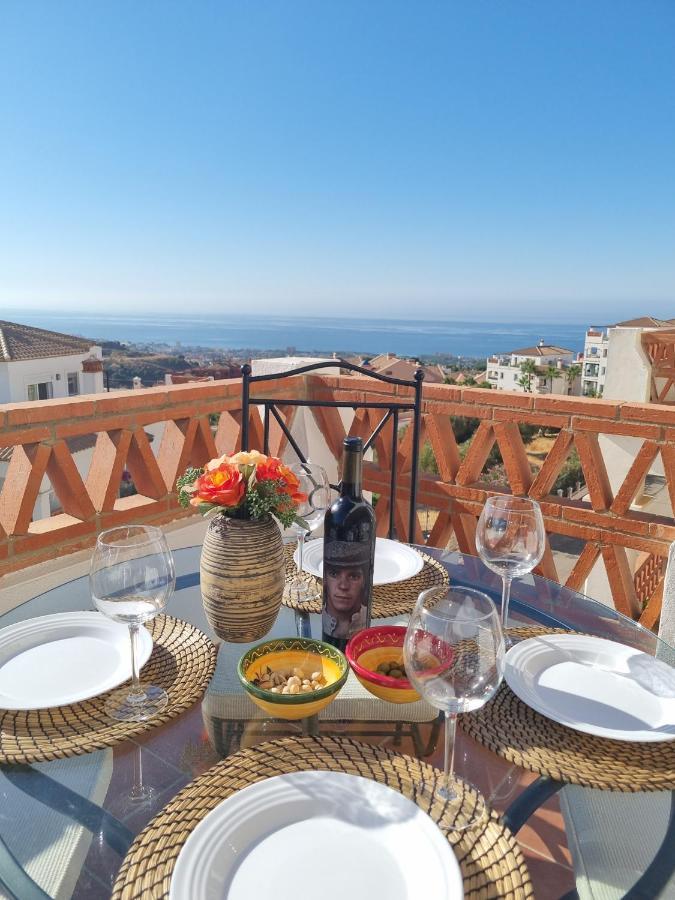 Elegant Apartment With Fantastic Views At The Top Of Calahonda Sitio de Calahonda Bagian luar foto