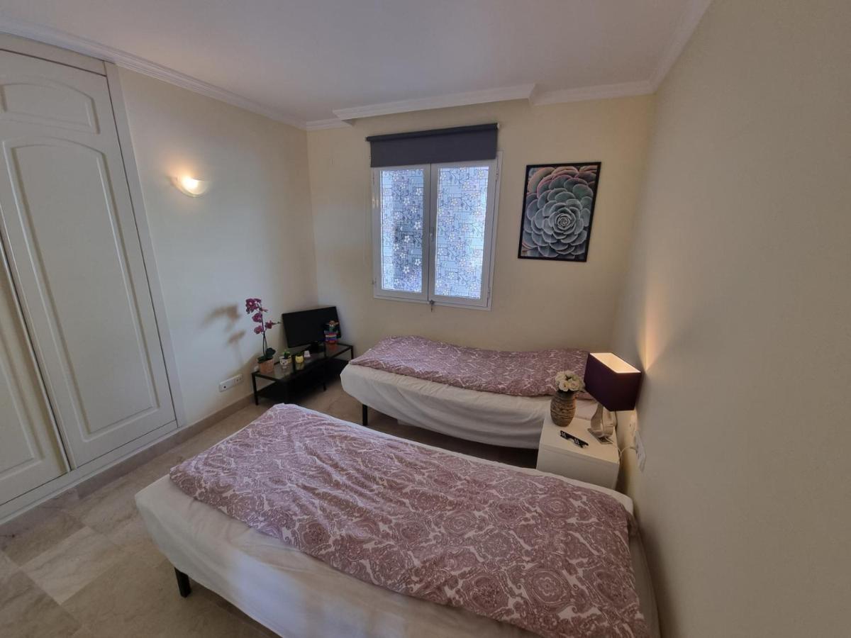 Elegant Apartment With Fantastic Views At The Top Of Calahonda Sitio de Calahonda Bagian luar foto