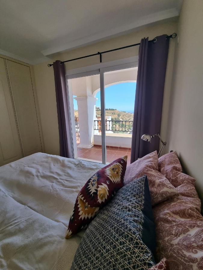 Elegant Apartment With Fantastic Views At The Top Of Calahonda Sitio de Calahonda Bagian luar foto
