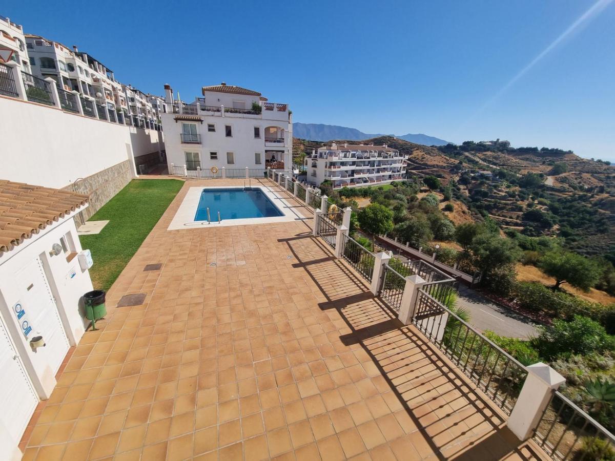 Elegant Apartment With Fantastic Views At The Top Of Calahonda Sitio de Calahonda Bagian luar foto