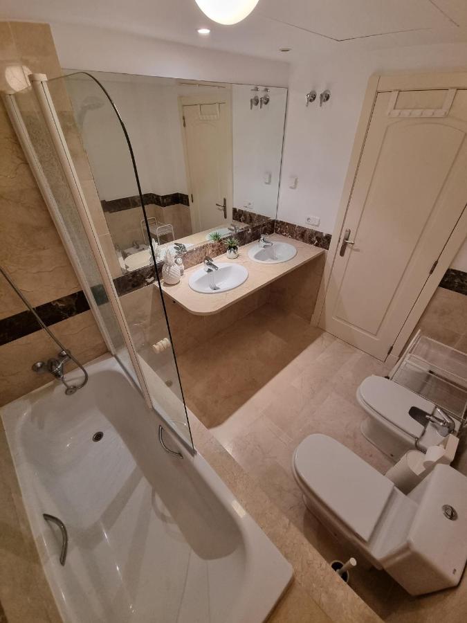 Elegant Apartment With Fantastic Views At The Top Of Calahonda Sitio de Calahonda Bagian luar foto