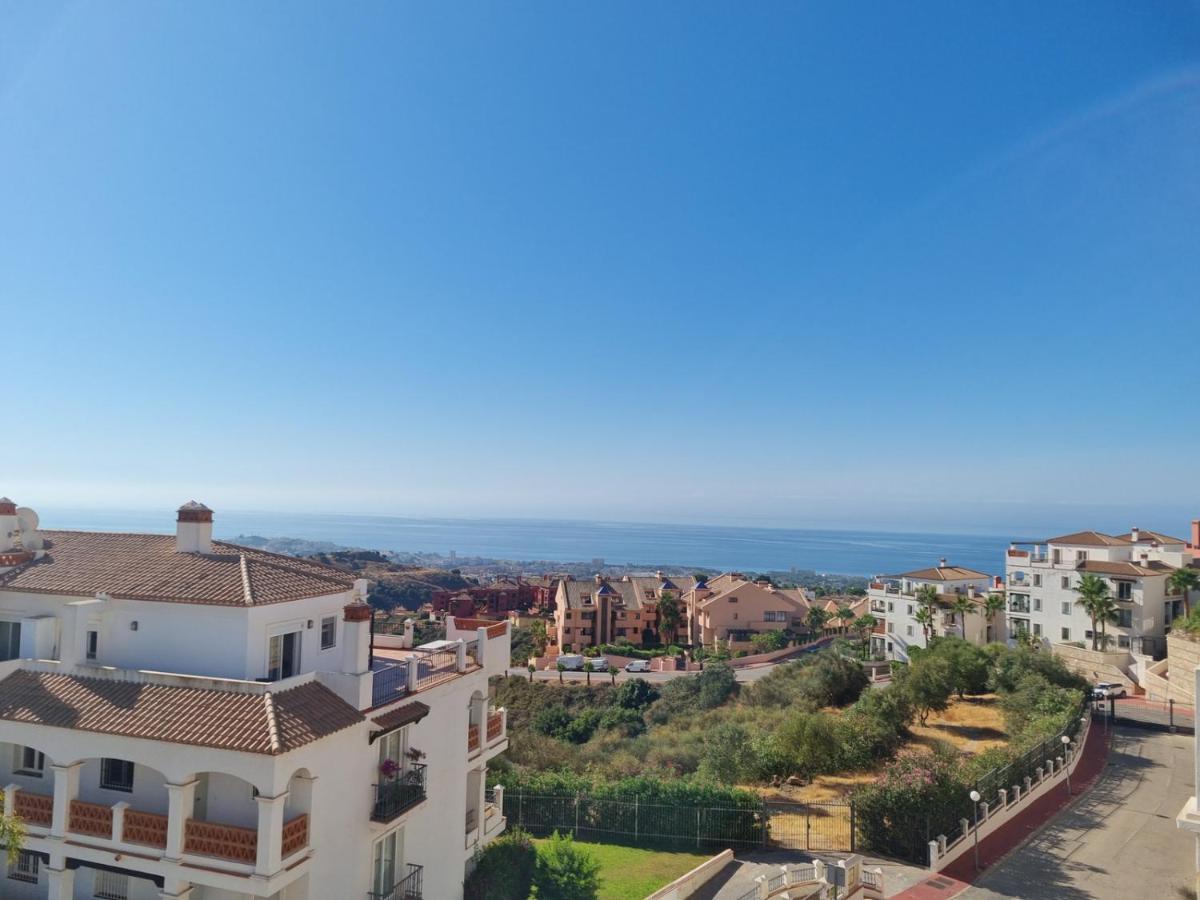 Elegant Apartment With Fantastic Views At The Top Of Calahonda Sitio de Calahonda Bagian luar foto