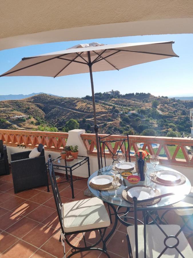 Elegant Apartment With Fantastic Views At The Top Of Calahonda Sitio de Calahonda Bagian luar foto