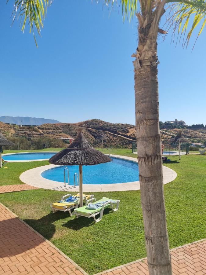 Elegant Apartment With Fantastic Views At The Top Of Calahonda Sitio de Calahonda Bagian luar foto